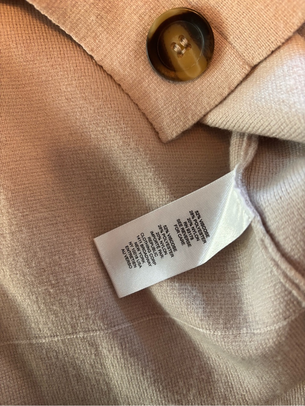 Tahari shirt size medium - Picture 6 of 6